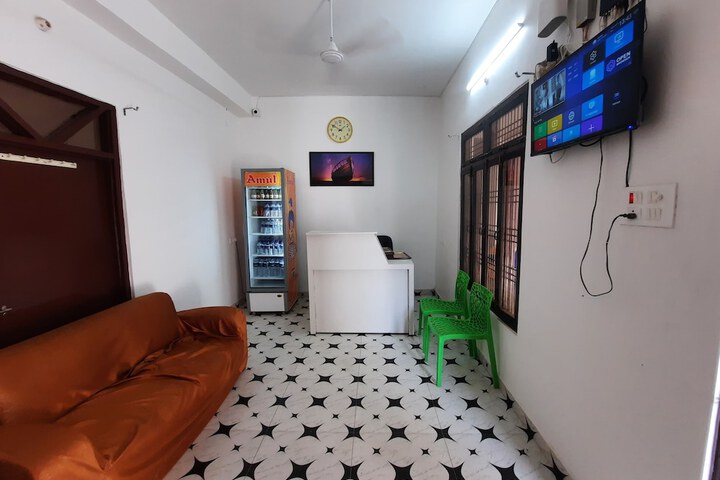 Room 3 of 6