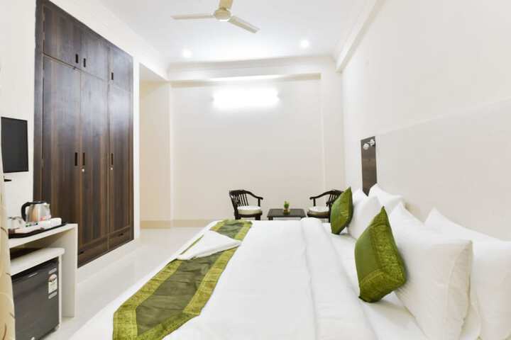 Room 19 of 27