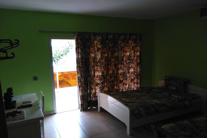 Room 27 of 56