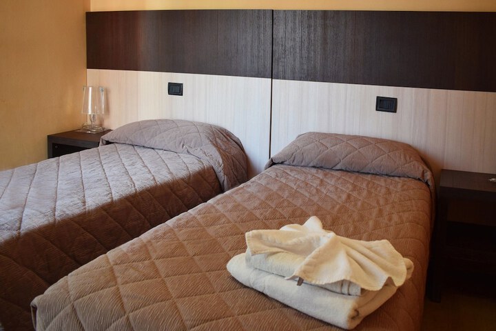 Room 14 of 48