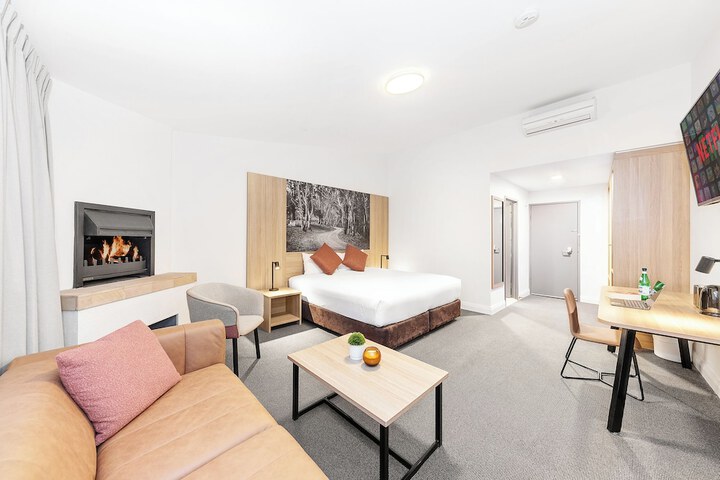 Room 11 of 22