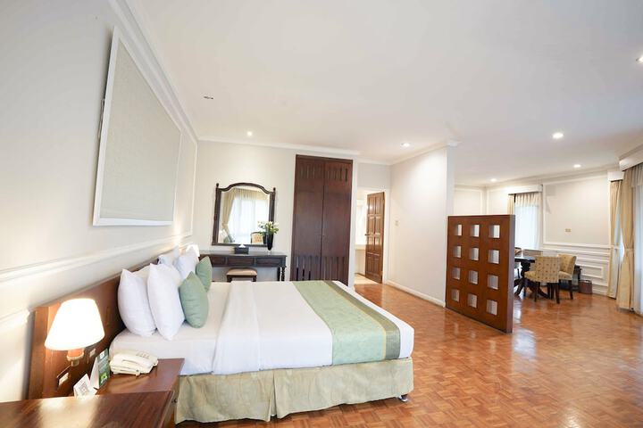 Room 4 of 38