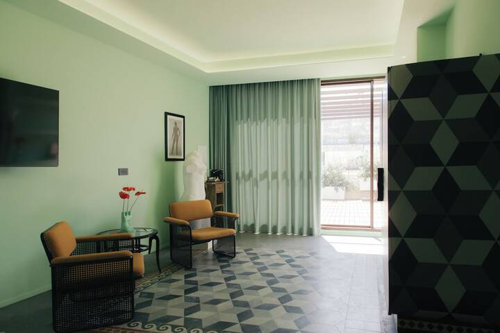Room 8 of 81