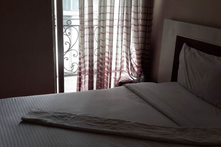 Room 13 of 36