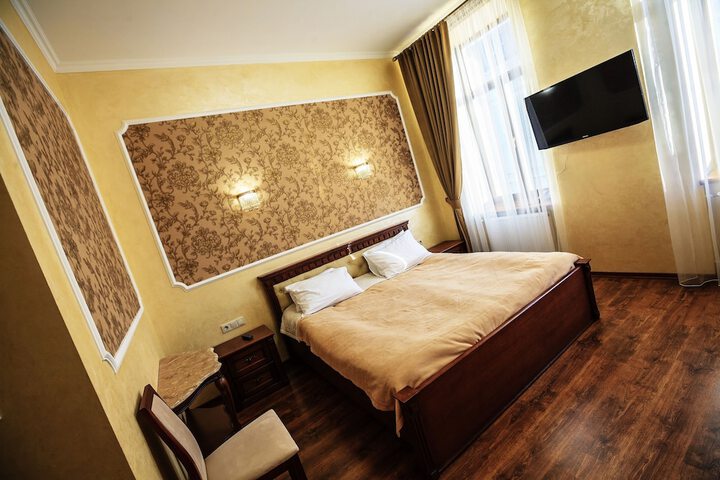 Room 5 of 53