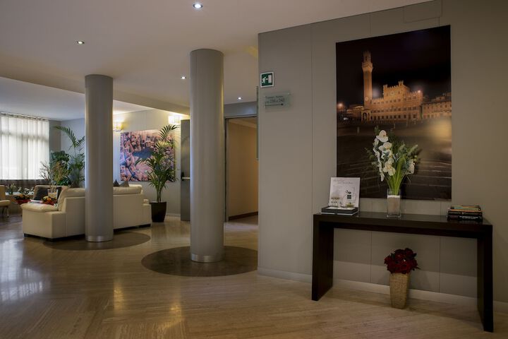 Entrance & Lobby