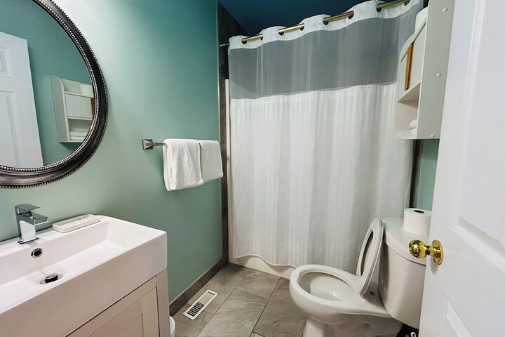 Room 14 of 18