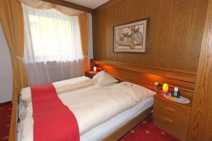 Room 5 of 37