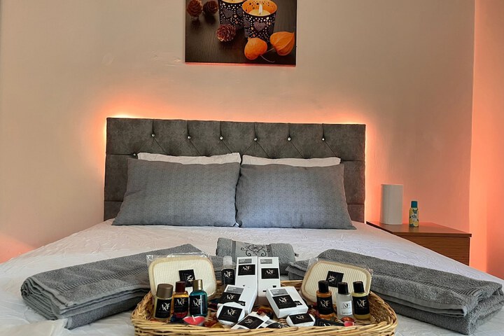 Room 6 of 50