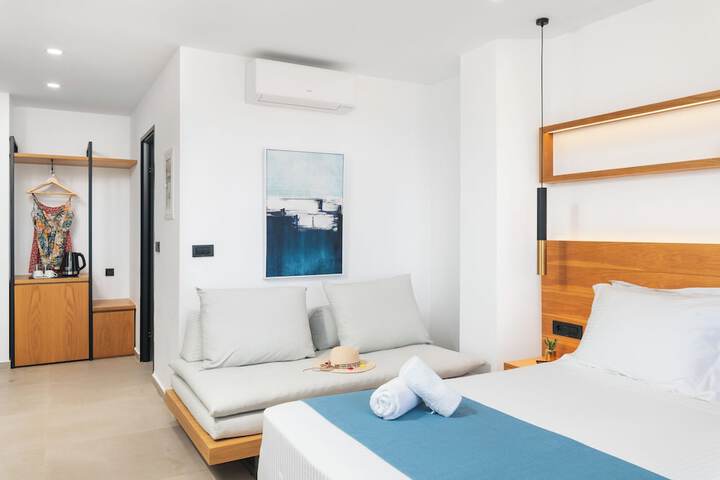 Room 3 of 72