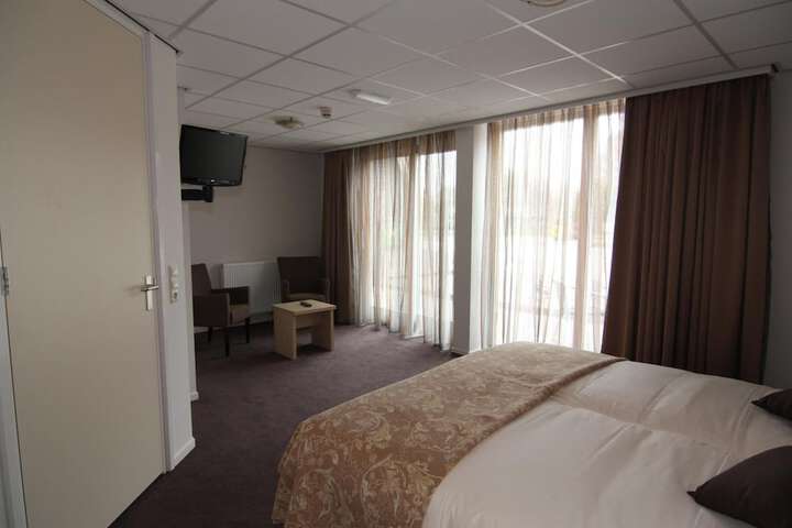 Room 13 of 53