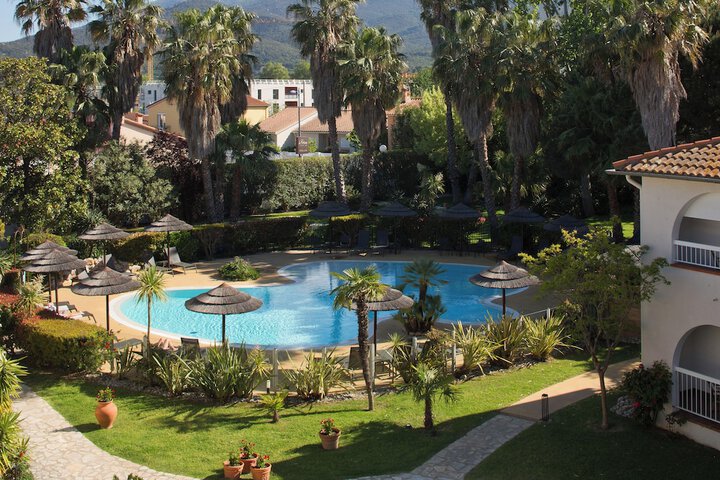 Pool 42 of 85