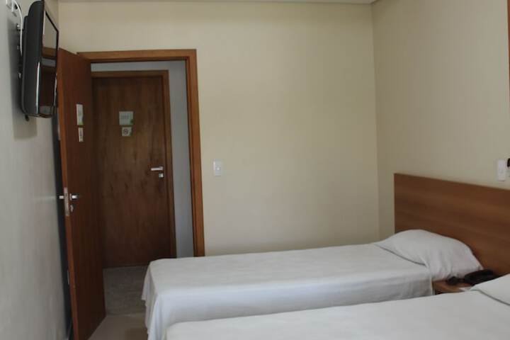 Room 5 of 25
