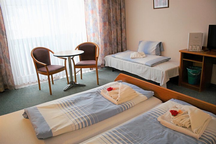 Room 10 of 36