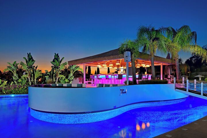 Pool 136 of 273