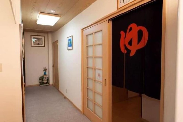 Ballroom/Hall 23 of 27