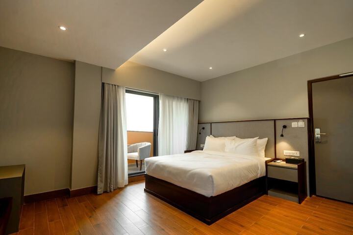 Room 13 of 43
