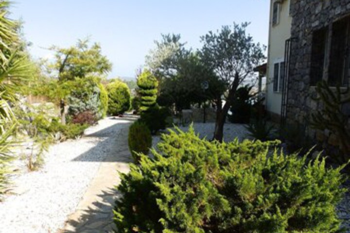 Hotel Exterior 10 of 66