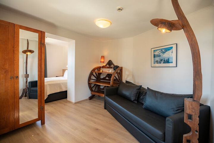 Room 4 of 60