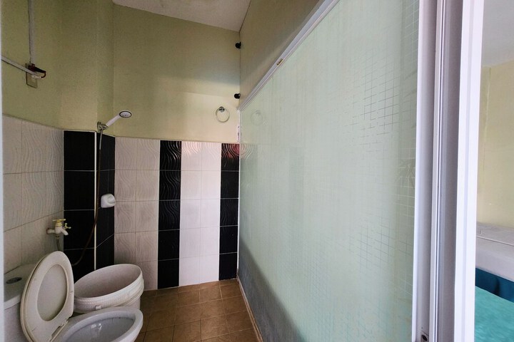 Room 17 of 35