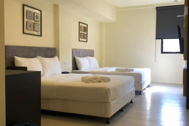 Room 6 of 47