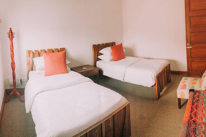 Room 32 of 64