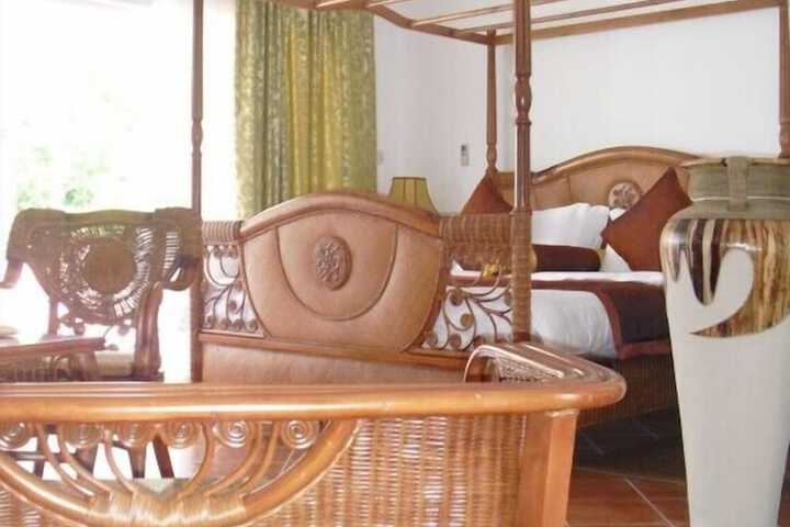 Room 9 of 98