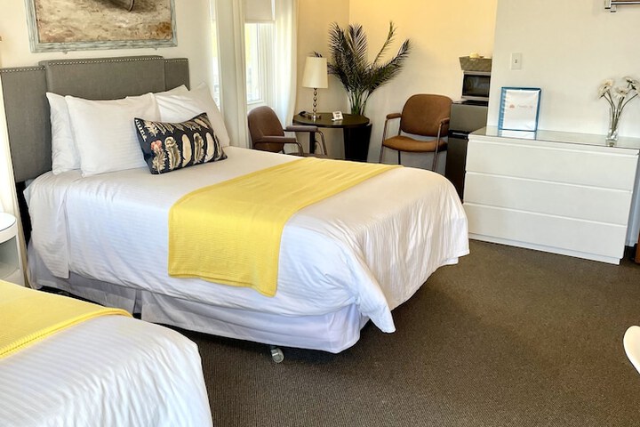 Room 32 of 73