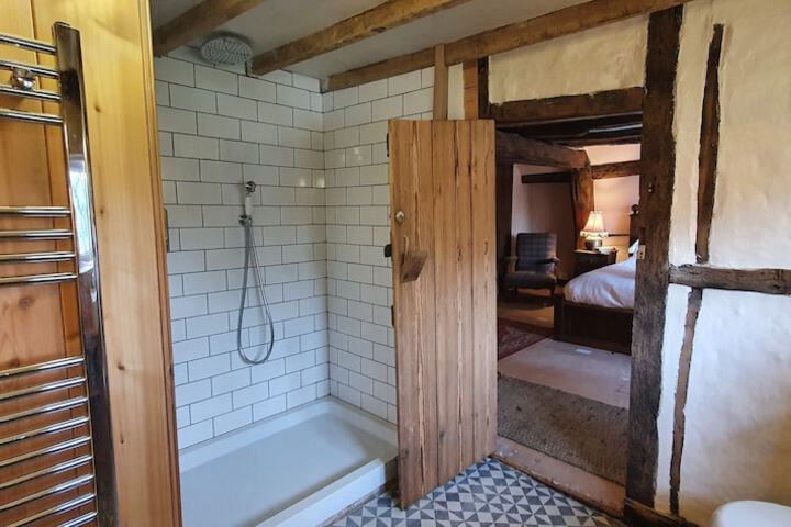 Room 5 of 52