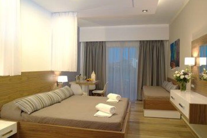 Room 2 of 51