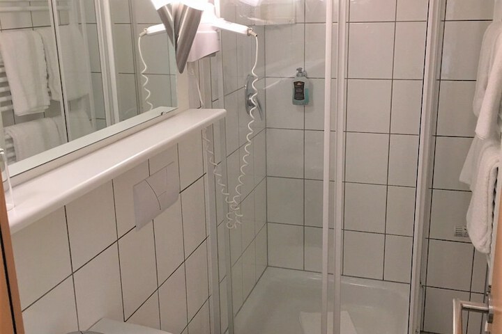 Room 16 of 53