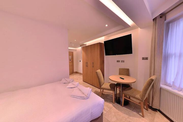 Room 55 of 90