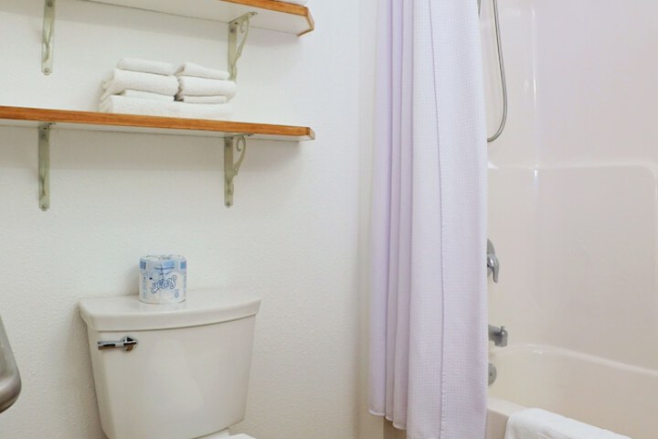 Room 255 of 341