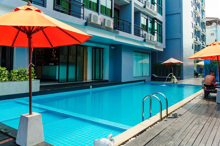 Hotel with Pool