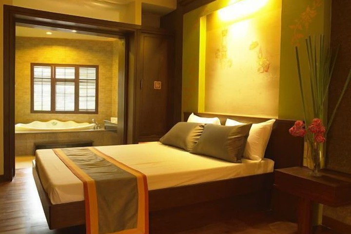 Room 4 of 31