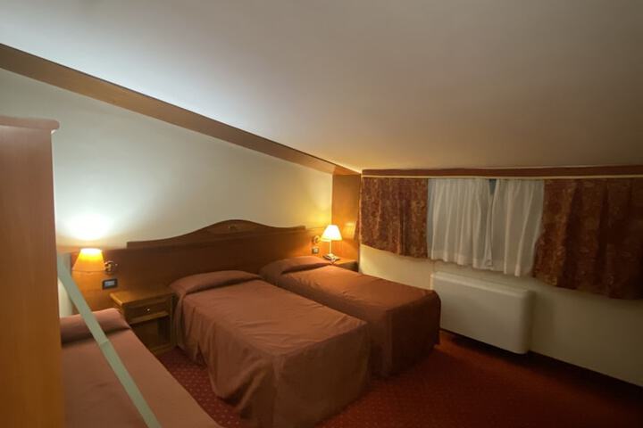 Room 19 of 51