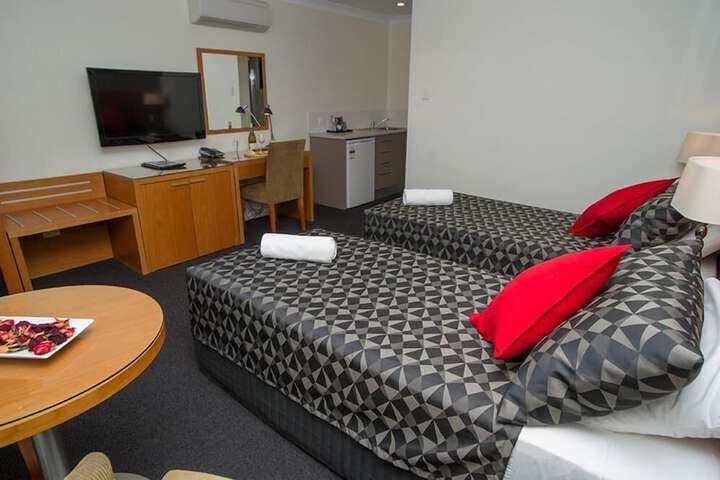 Room 10 of 18