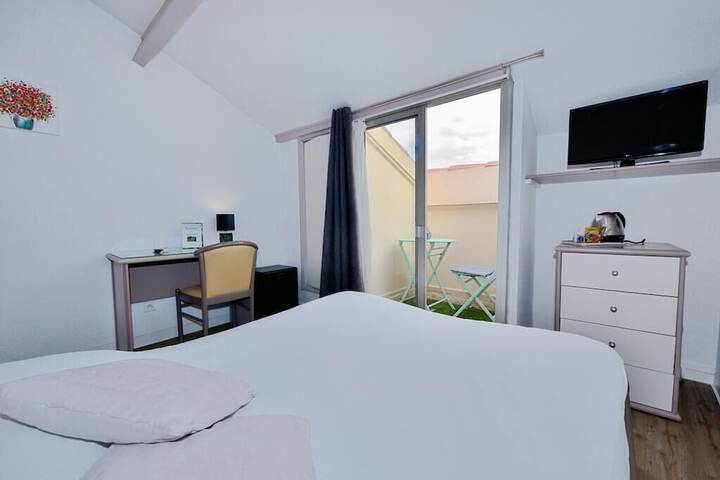 Room 9 of 113