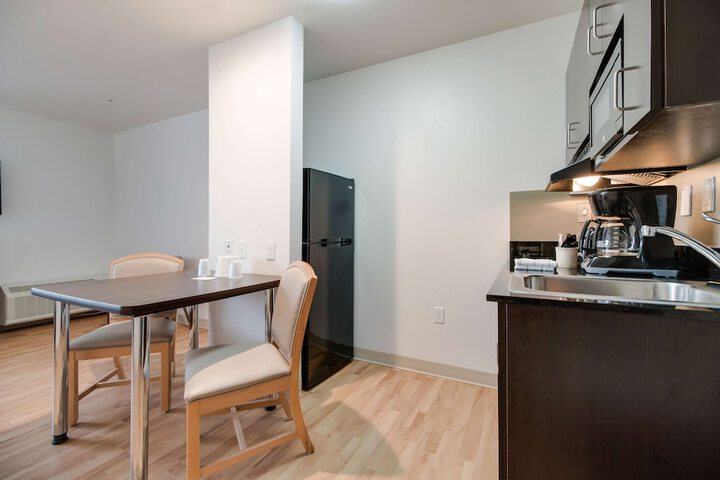 Room 8 of 30