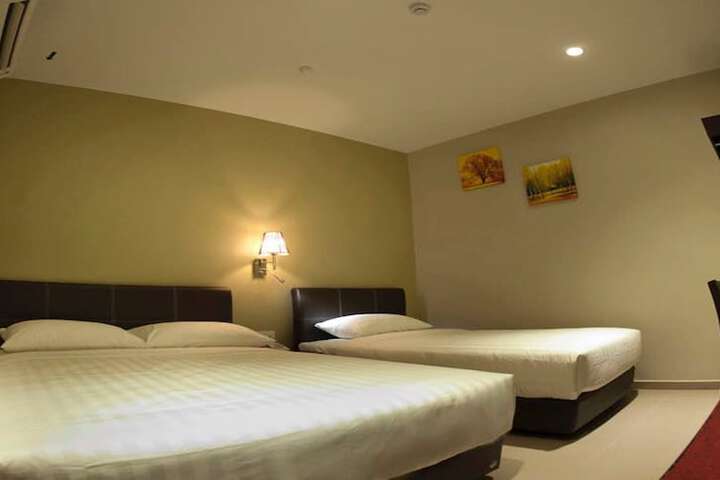 Room 6 of 44