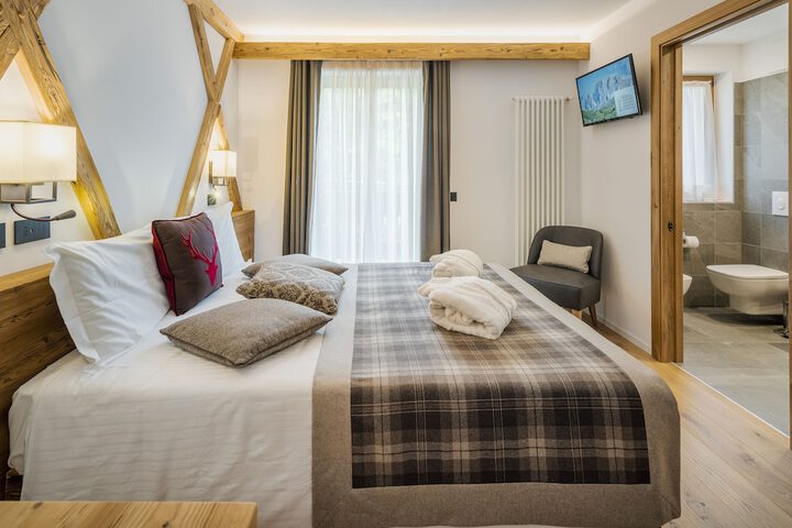 Room 15 of 73