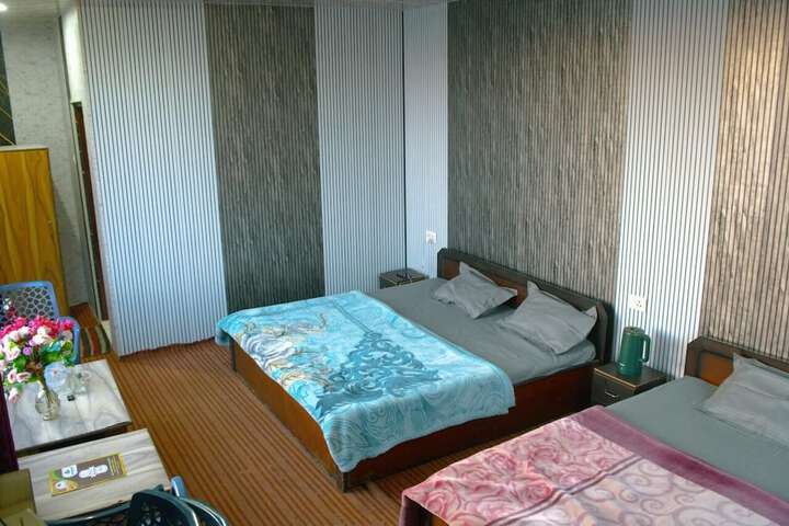 Room 4 of 34