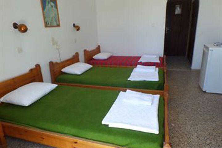 Room 4 of 8
