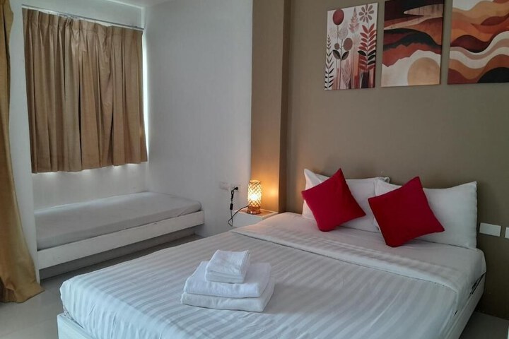 Room 9 of 36