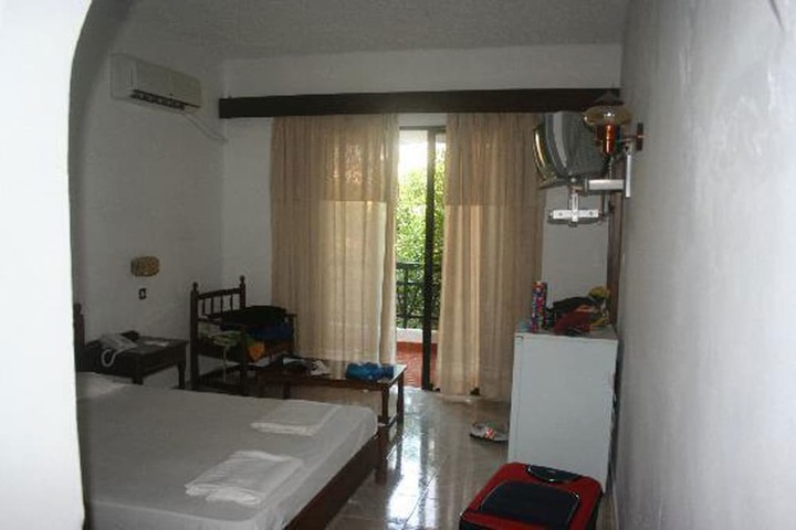 Room 11 of 49