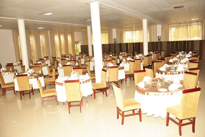 Dining 17 of 23