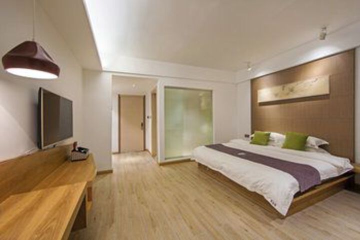 Room 110 of 156