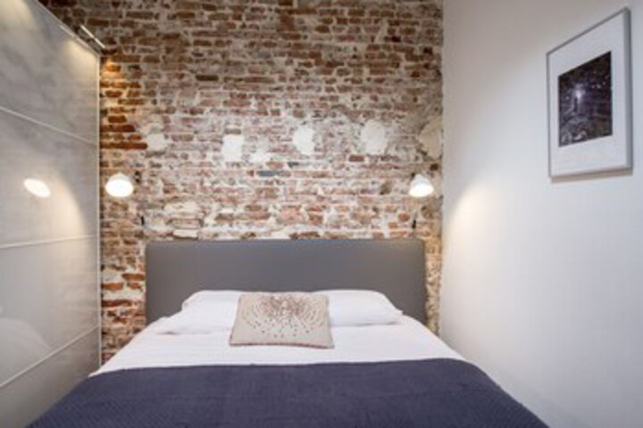 Room 15 of 16