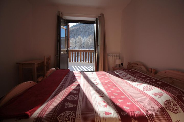 Room 12 of 61