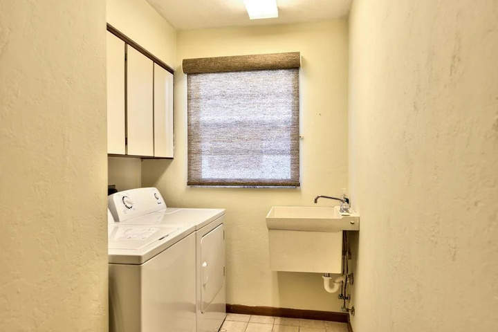 Room 9 of 19